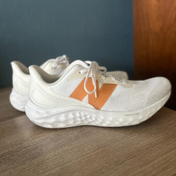 Women's New Balence 7.5 Fresh Foam Arishi v4 - Picture 1 of 9